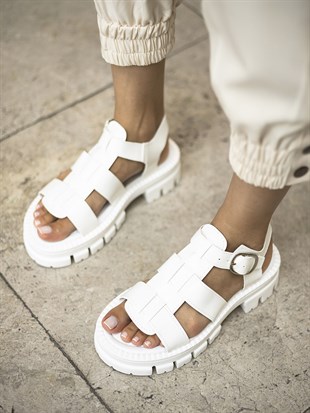 Beyaz Mat Bilek Kemer Detaylı 4 Cm Topuklu Kadın Sandalet Costa