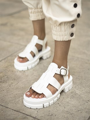 Beyaz Mat Bilek Kemer Detaylı 4 Cm Topuklu Kadın Sandalet Costa